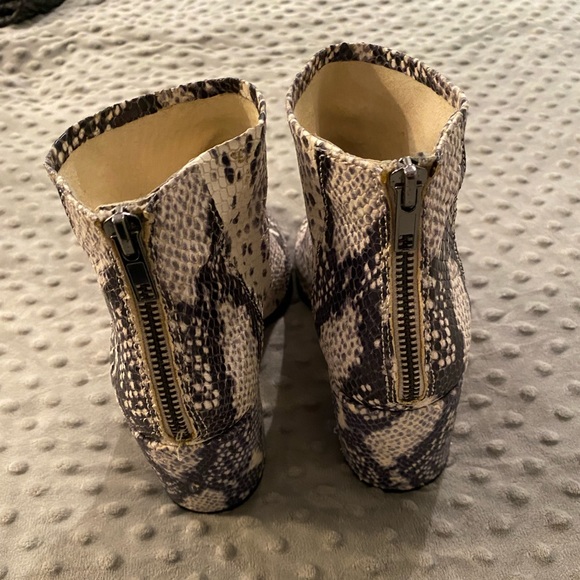 Steve Madden Snake Skin Booties size 7 - Picture 4 of 6
